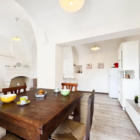 Private Court Wi-fi, Ac, Relax, Salento Apartment